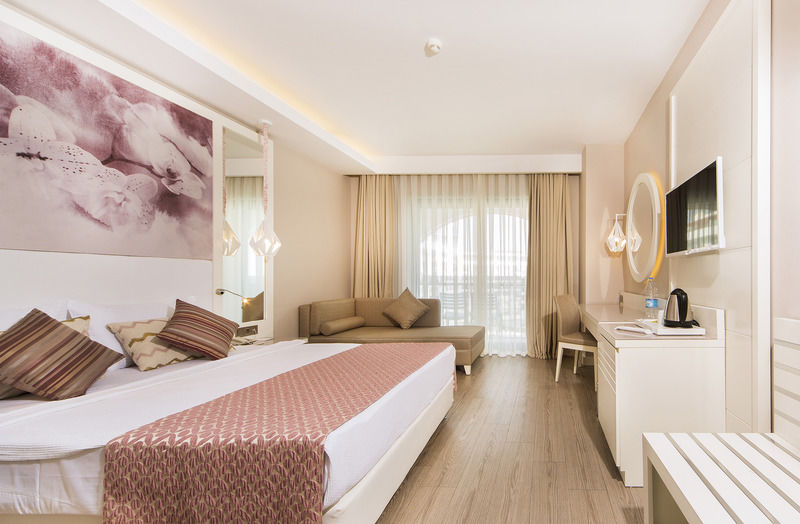 Honeymoon Room